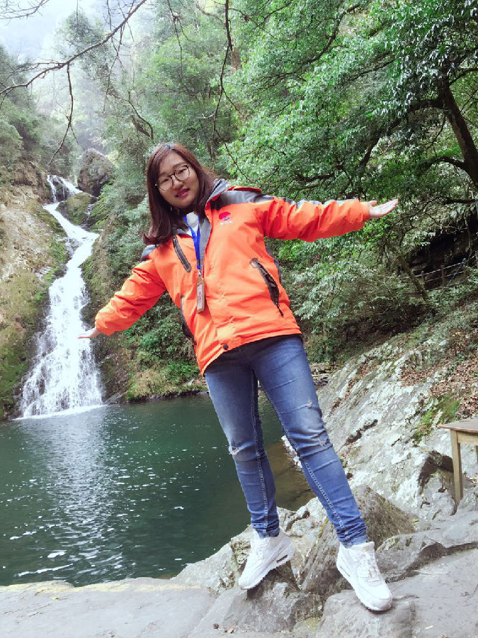 李悦.png