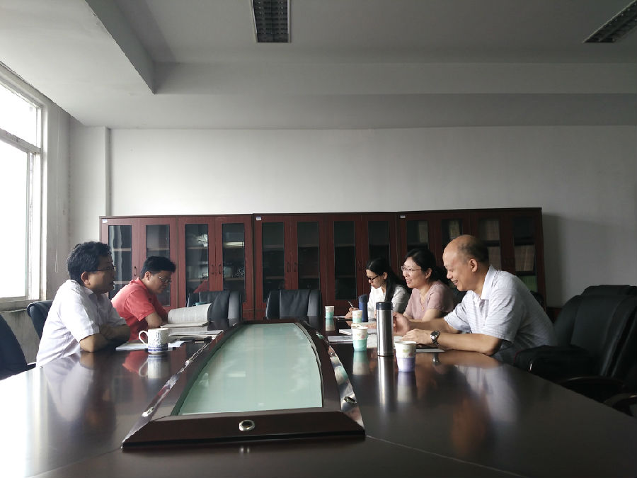 乐亚山走访南昌大学期刊社2.jpg