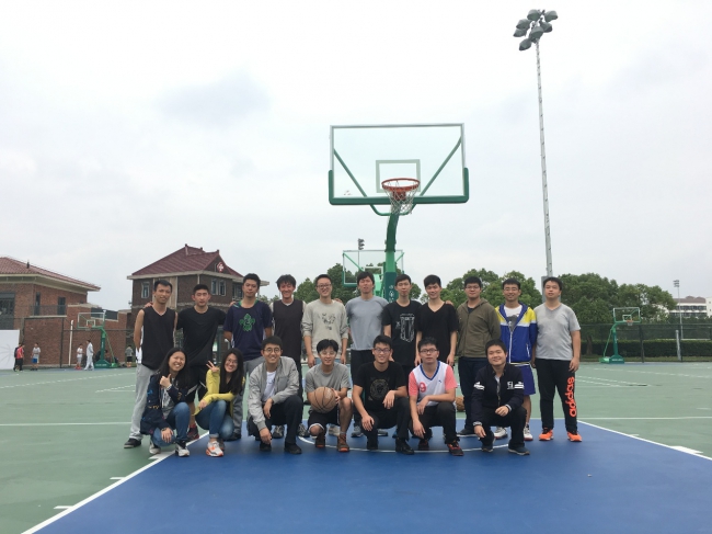 “新生VS老生篮球赛”新闻稿3 “新生VS老生篮球赛”新闻稿3
